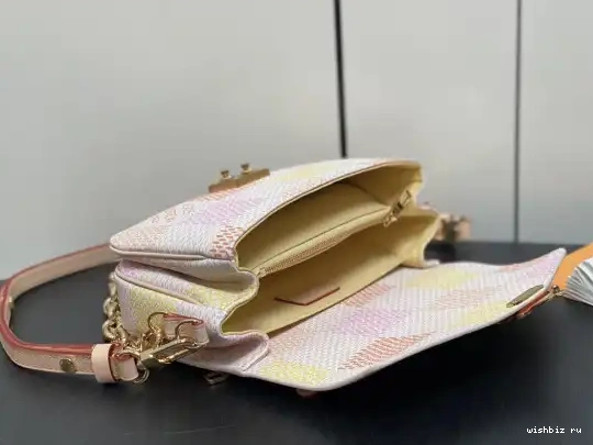 WIS POCHETTE VUITTON METIS LOUIS WEST EAST 0513